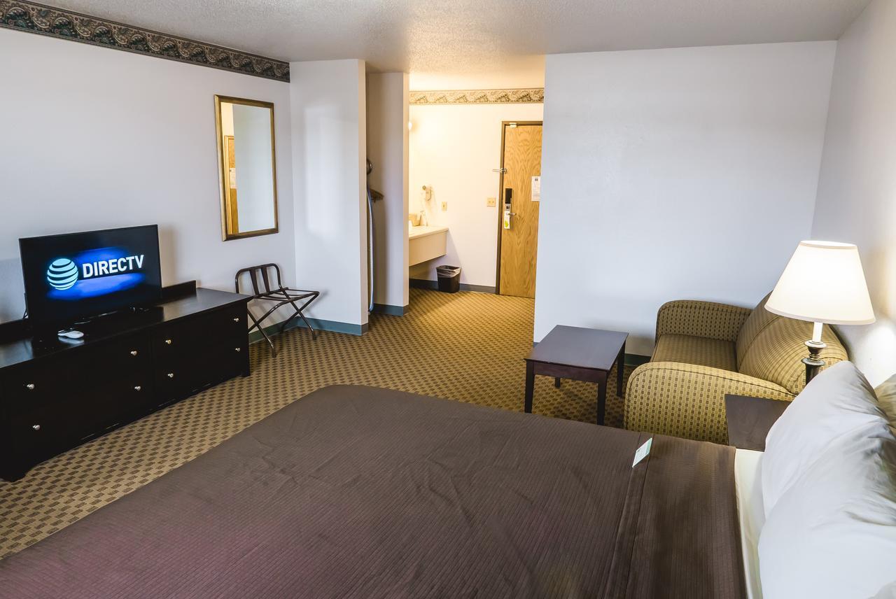 Cobblestone Inn & Suites - Platteville Eksteriør billede