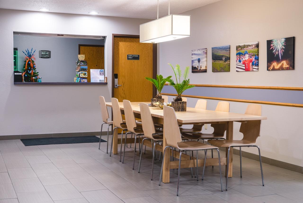 Cobblestone Inn & Suites - Platteville Eksteriør billede