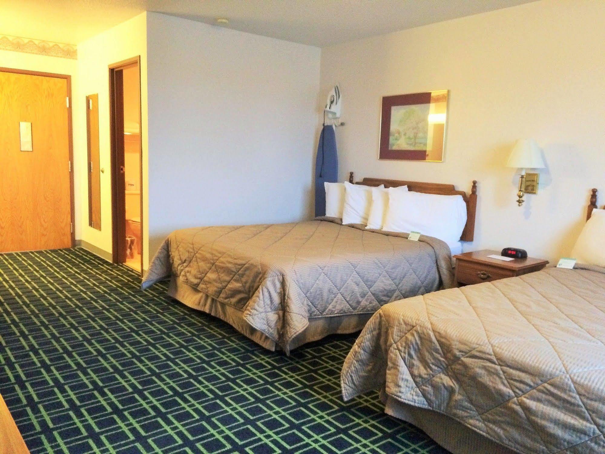 Cobblestone Inn & Suites - Platteville Eksteriør billede