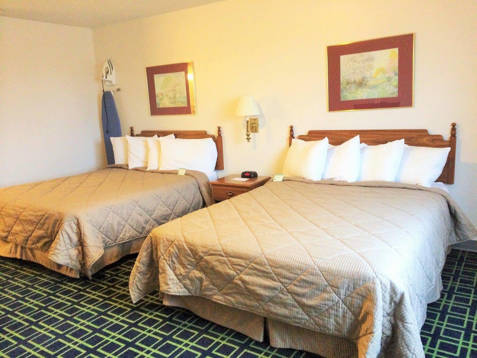Cobblestone Inn & Suites - Platteville Eksteriør billede