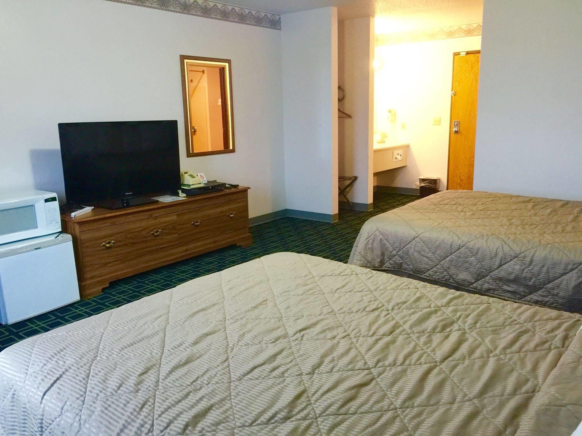 Cobblestone Inn & Suites - Platteville Eksteriør billede