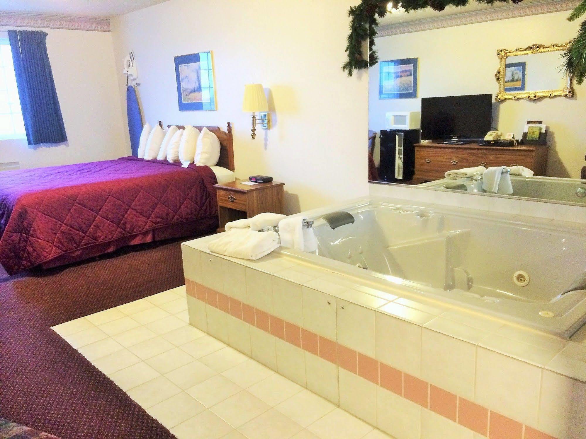 Cobblestone Inn & Suites - Platteville Eksteriør billede