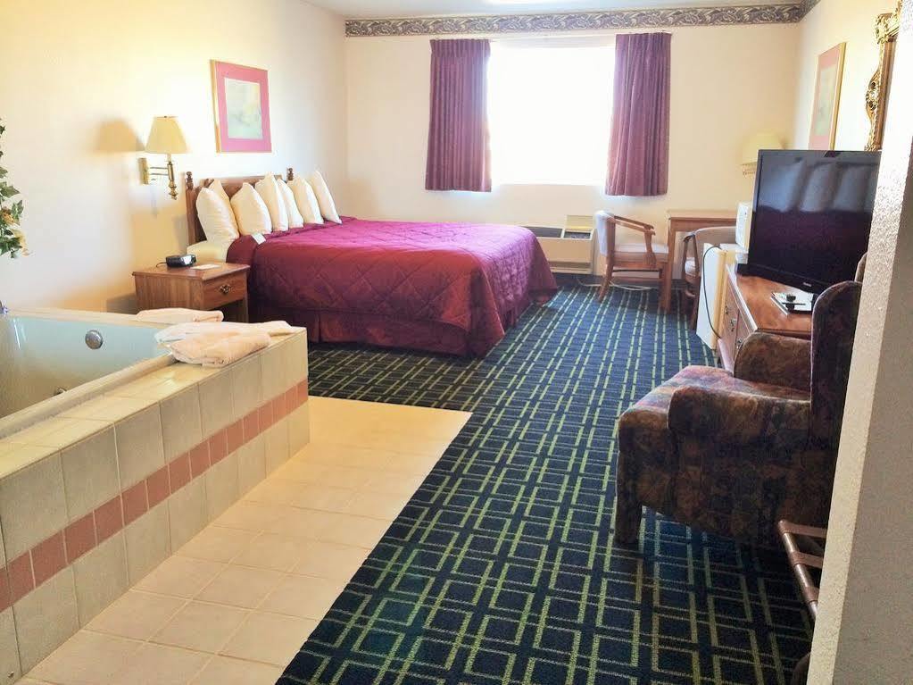 Cobblestone Inn & Suites - Platteville Eksteriør billede